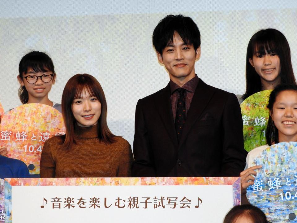 　イベントに登場した松岡茉優（左）と松坂桃李＝都内