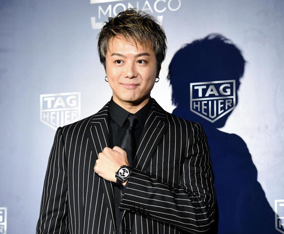 笑顔で腕時計を披露するＴＡＫＡＨＩＲＯ＝東京国立博物館（撮影・棚橋慶太）