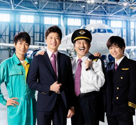 　「おっさんずラブ－ｉｎ　ｔｈｅ　ｓｋｙ－」に出演する（左から）戸次重幸、田中圭、吉田鋼太郎、千葉雄大