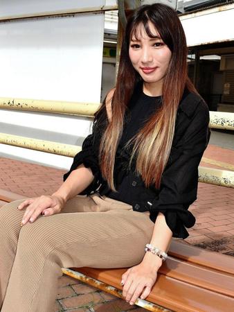 　出演した映画について取材に応じた志築杏里