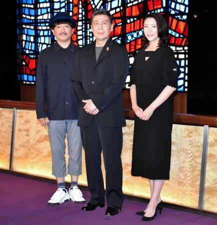 　会見を行った（左から）駒田一、松本白鸚、瀬奈じゅん＝東京・帝国劇場