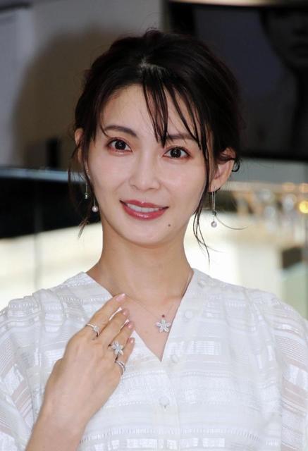 押切もえ デザインジュエリーに夫 涌井投手の感想は 口数少ない人なので 芸能 デイリースポーツ online