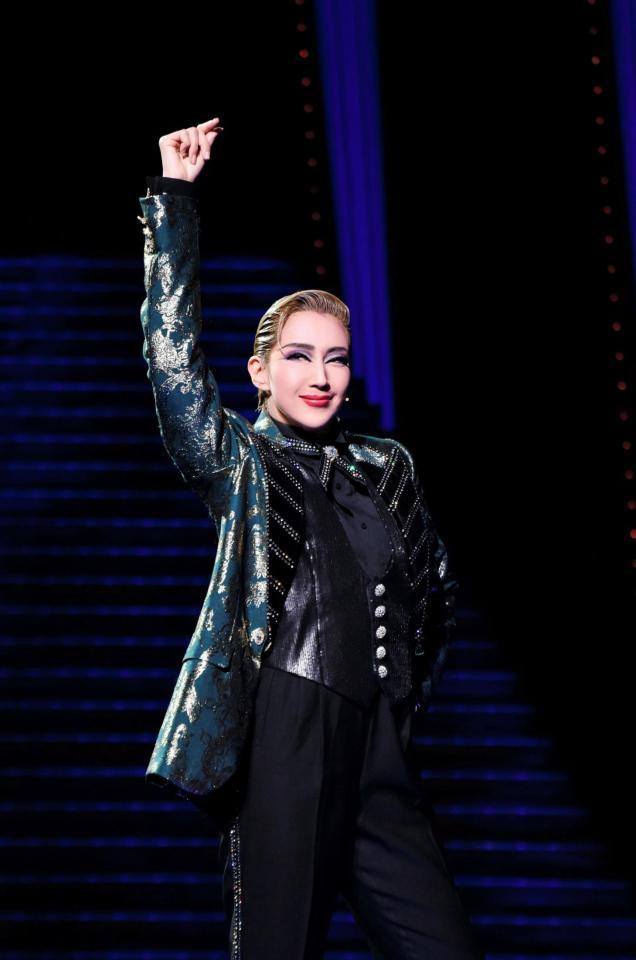 サヨナラ公演を行った紅ゆずる＝東京宝塚劇場