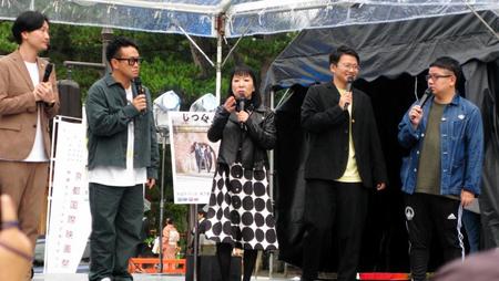 　トークショーを行った（左から）相席スタート・山添寛、宮川大輔、ハイヒール・リンゴ、ミキの亜生、昴生＝京都市内