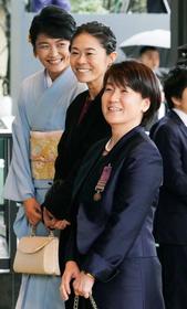 即位礼正殿の儀」に政府高官、スポーツ、芸能人も VIP約