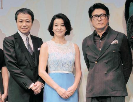 　オープニングセレモニーに登場した（左から）中山秀征、高嶋ちさ子、高橋克典＝東京・二子玉川のｉＴＳＣＯＭ　ＳＴＵＤＩＯ＆ＨＡＬＬ 