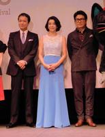 オープニングセレモニーに登場した（左から）中山秀征、高嶋ちさ子、高橋克典＝東京・二子玉川のｉＴＳＣＯＭ　ＳＴＵＤＩＯ＆ＨＡＬＬ 