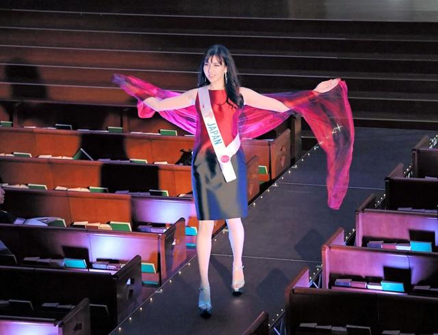 ミス インターナショナル日本代表 岡田朋峰さん 大学に凱旋 大好きな青山学院 芸能 デイリースポーツ Online