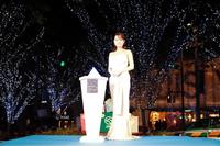 六本木ヒルズイルミネーション点灯式を行った葵わかな＝東京・六本木けやき坂通り