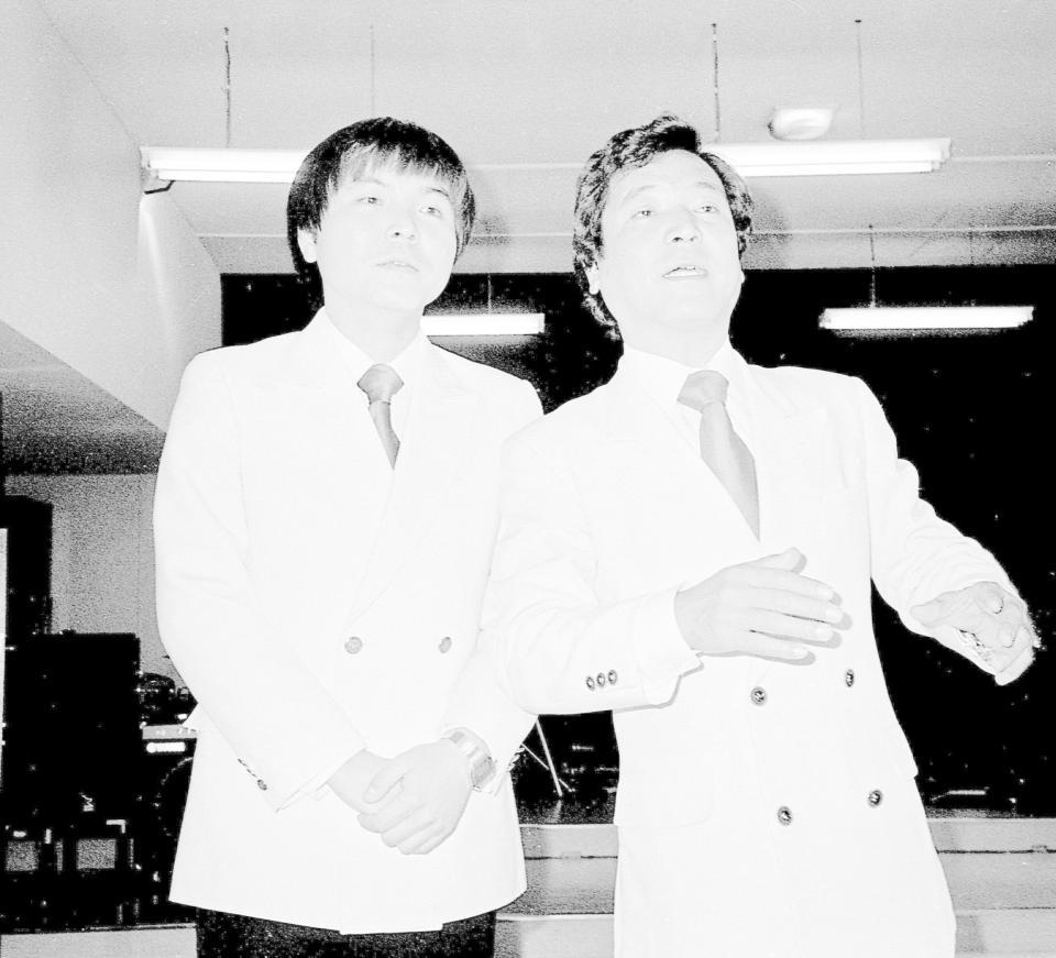 ２代目Ｗヤング・佐藤武志（左）と平川幸男さん＝１９８４年　