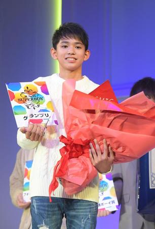 　グランプリを受賞し笑顔の渡邉多緒くん＝東京・ＥＢｉＳ３０３（撮影・金田祐二）