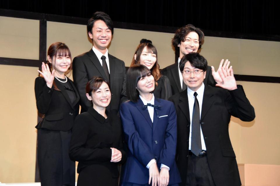 公開げいこを行った（前列左から）富山智帆、有村藍里、堀江一眞（後列左から）利咲、宮原翔、鈴野智子、白井サトル＝東京・築地本願寺ブディストホール