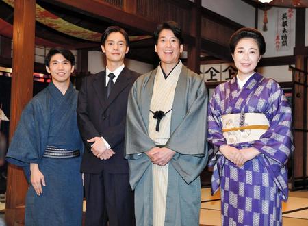 「エール」の取材会に出席した（左から）佐久本宝、窪田正孝、唐沢寿明、菊池桃子＝東京都渋谷区のＮＨＫ（撮影・出月俊成）