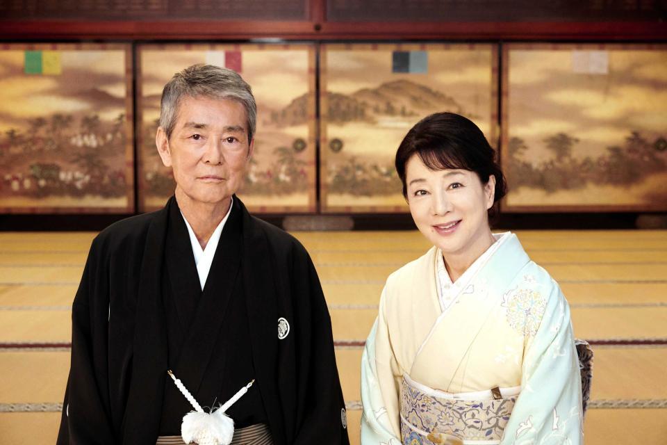 　渡哲也（左）と吉永小百合が共演するＣＭ