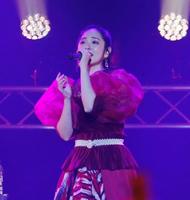 情熱のパフォーマンスで観客を魅了した鈴木愛理＝東京・Ｚｅｐｐ　Ｔｏｋｙｏ