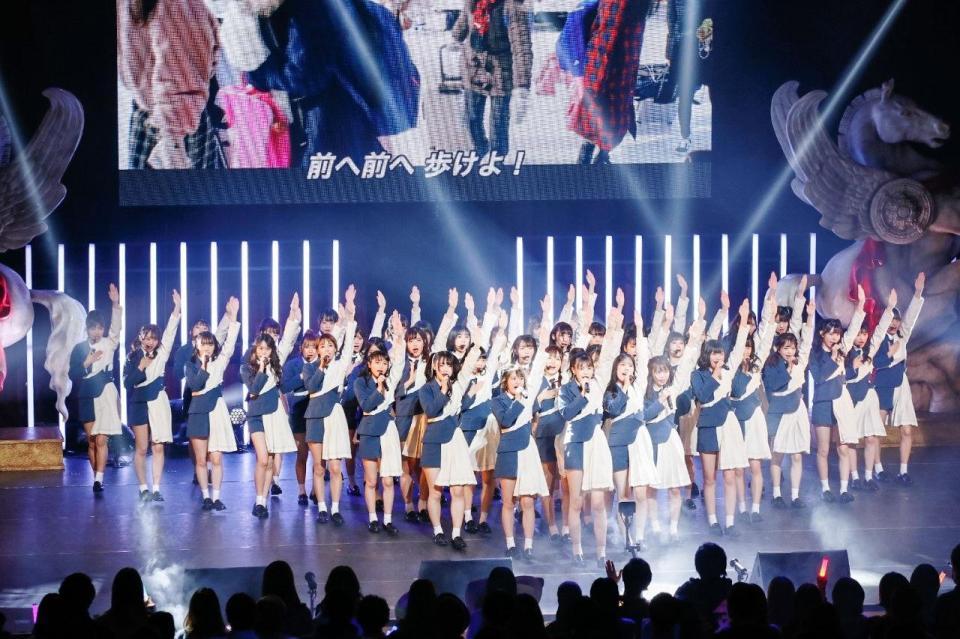 ２周年記念クリスマスコンサートを行ったラストアイドル＝神奈川・カルッツかわさき