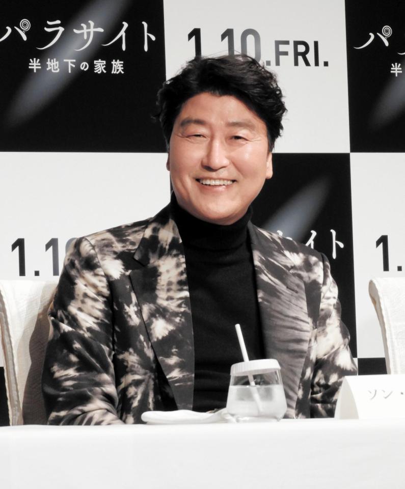 　会見したソン・ガンホ＝都内