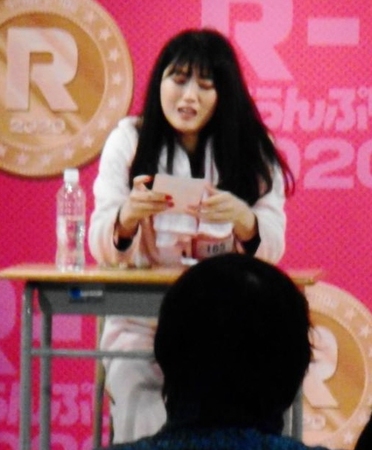 Ｒ-１ぐらんぷり１回戦に出場した小寺真理＝大阪市内