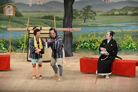 『駕籠や捕物帳』の久本雅美、曽我廼家寛太郎、渋谷天外（左から）＝京都・南座（Ｃ）松竹