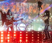 ＹＯＳＨＩＫＩ　ｆｅａｔ.ＫＩＳＳ