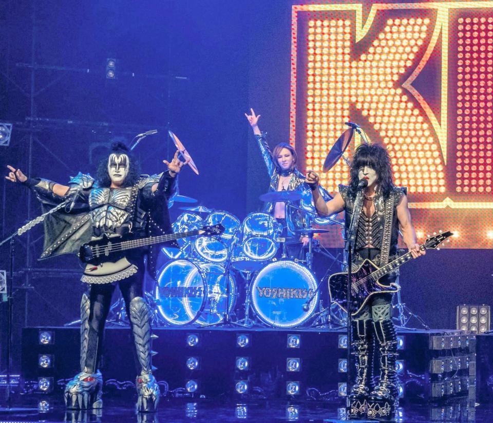 ＹＯＳＨＩＫＩ　ｆｅａｔ.ＫＩＳＳ