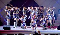 熱唱するモーニング娘。’２０＝中野サンプラザ（撮影・金田祐二）