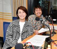 文化放送でスペシャルパーソナリティを務めた氷川きよし。右は太田アナ。＝東京・文化放送（撮影・出月俊成）