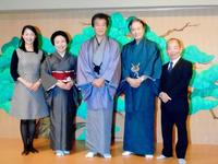 新歌舞伎座の三月特別企画の会見に出席した（左から）野村真美、藤山直美、前川清、田村亮、池之めだか＝大阪市内