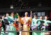 節分会に参加した（左から）大江裕、北山たけし、原田悠里、山口ひろみ＝東京・高尾山薬王院