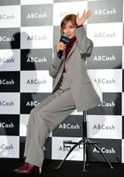 スーツ姿でイベントに出席したローラ＝東京都渋谷区のセルリアンタワー東急ホテル（撮影・出月俊成）