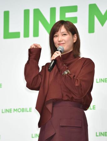 ＬＩＮＥモバイルの発表会に登場する本田翼＝東京・南青山のスパイラルホール（撮影・西岡正）