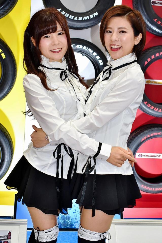 　オールドギアブースの歌原麻友（左）、美波えり