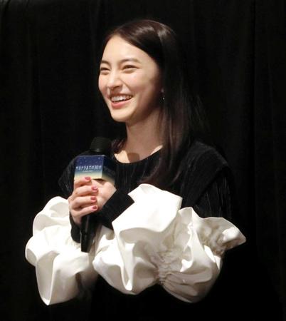 　公開記念舞台あいさつに登場した久保田紗友＝川崎ＴＯＨＯシネマズ