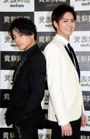 ライバル役を演じたＧＥＮＥＲＡＴＩＯＮＳの白濱亜嵐（左）と片寄涼太＝東京・代々木第一体育館