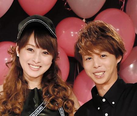 　渡辺美奈代と長男・矢島愛弥