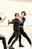 殺陣初挑戦となる今泉佑唯＝東京・西新宿