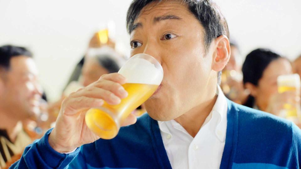 　香川照之が出演する新ＴＶＣＭ「どこまでビールに近いんだ！編」