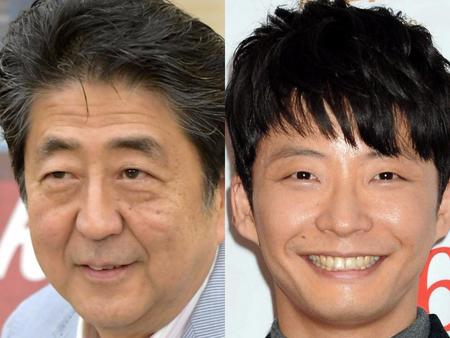 安倍晋三首相（左）と星野源