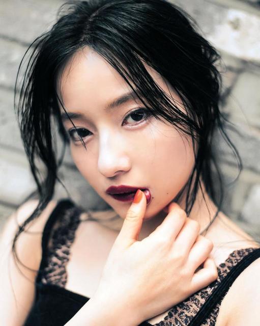 NMB村瀬紗英、初写真集が発売前に重版決定/芸能/デイリー