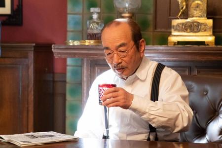 日本を代表する西洋音楽の作曲家、小山田耕三（志村けん）