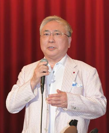 　会見する高須克弥院長＝名古屋市内のホテル（撮影・高部洋祐）