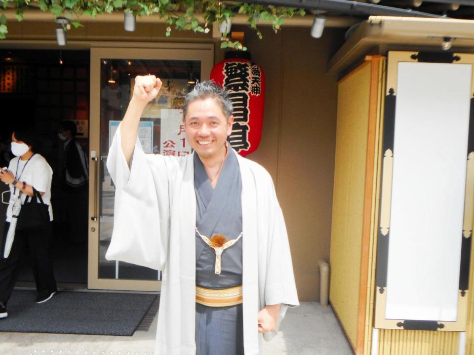 天満天神繁昌亭のプレ公演でトリを務めた桂春蝶＝大阪市内