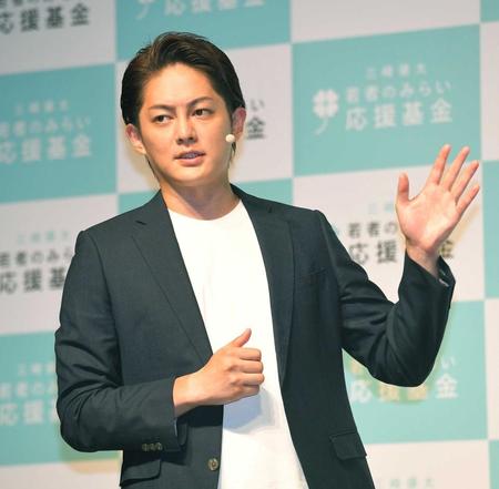 　プレゼンテーションする三崎優太氏＝東京・渋谷ストリームホール（撮影・高石航平）