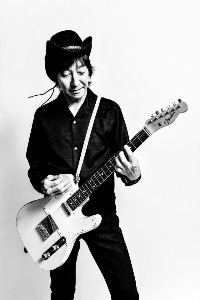 　ギターのウルフルケイスケ