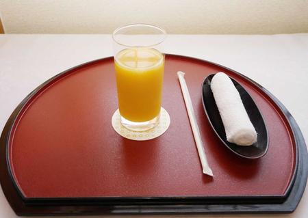　藤井七段の午後のおやつ「オレンジジュース」（日本将棋連盟提供）