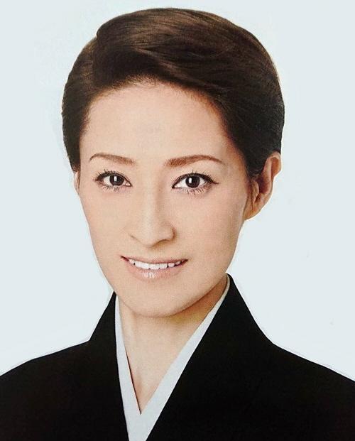 宝塚歌劇 轟悠 小池修一郎氏が特別顧問に就任 現役生徒では２人目 芸能 デイリースポーツ Online