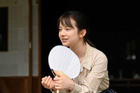 　三平の妻役でレギュラー出演する弘中綾香アナウンサー