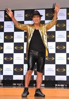 　軽やかにサンバを踊る松平健＝東京・品川（撮影・出月俊成）