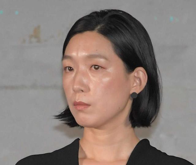 半沢 白スーツ大臣は蓮舫氏モデルか いまじゃない 民主政権下 ドンは小沢一郎氏か 芸能 デイリースポーツ Online