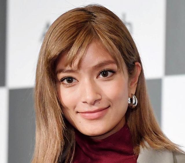 ｌａ在住のローラ 陰性 確認も咳止まらず困る 咳の人はスーパー入れず 芸能 デイリースポーツ Online